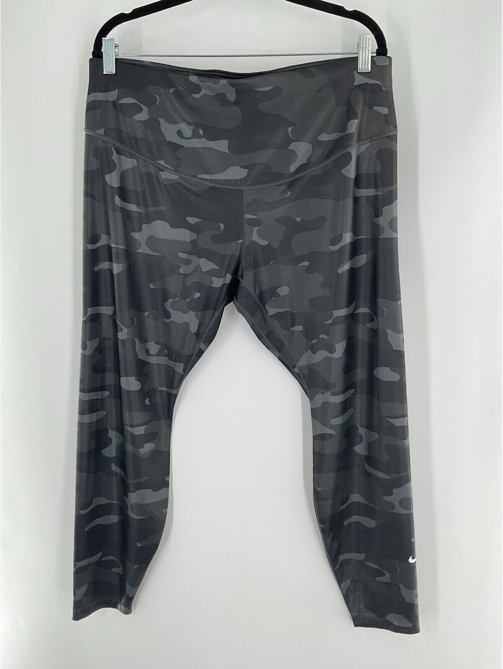 Nike Dri-fit Women’s Size 1X Camouflage Pattern Athletic Pants 140